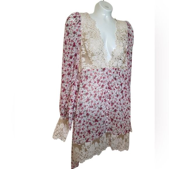 NWOT For Love & Lemons Floral Melrose Robe - Picture 4 of 12